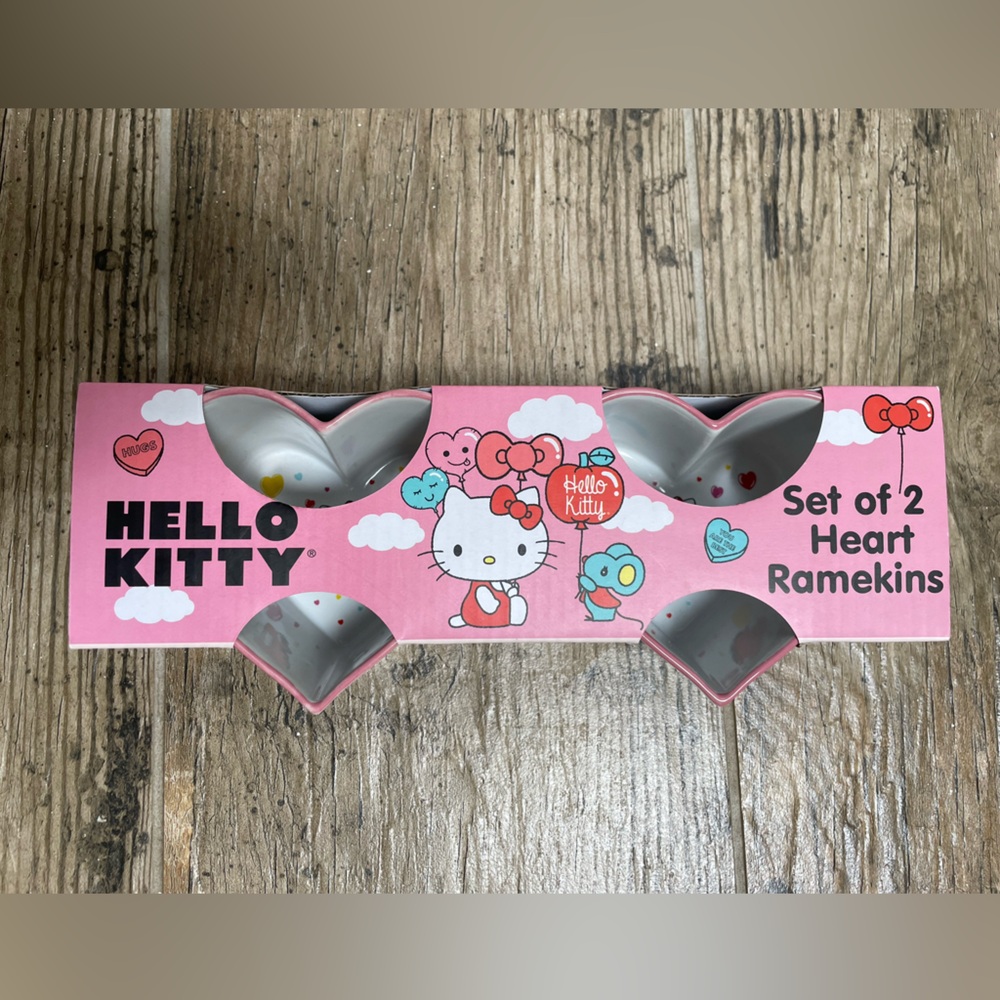 Hello Kitty Heart Valentine’s Day Ceramic Ramekins NEW Baking